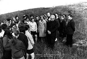 1975 Экскурсия на Балчуг с Л.И.Беловым Фото М.Кирилловой