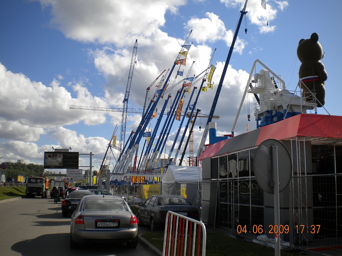 Автокран "Галичанин" на выставке СТТ-2009