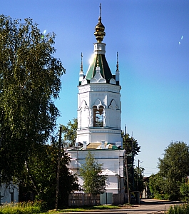 Надвратная колокольня Староторжского монастыря